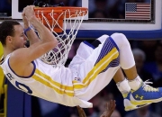 开云体育视频直播-火箭加时鏖战破开拓者，福克斯节奏艺术掌控全局