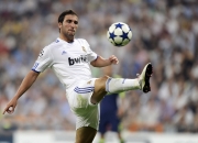 开云APP-塞恩斯点燃赛场，梅赛德斯以战术完胜雷诺车队