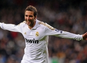 开云APP-羽坛新纪元，李梓嘉率马来西亚队轻取法国，点燃赛场改写历史