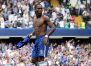 开云体育app-赛道上的逆袭，塞恩斯领衔索伯车队险胜迈凯伦