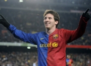 开云体育登录-绿茵双城记，西甲德比硝烟再起，意英豪强各显神通