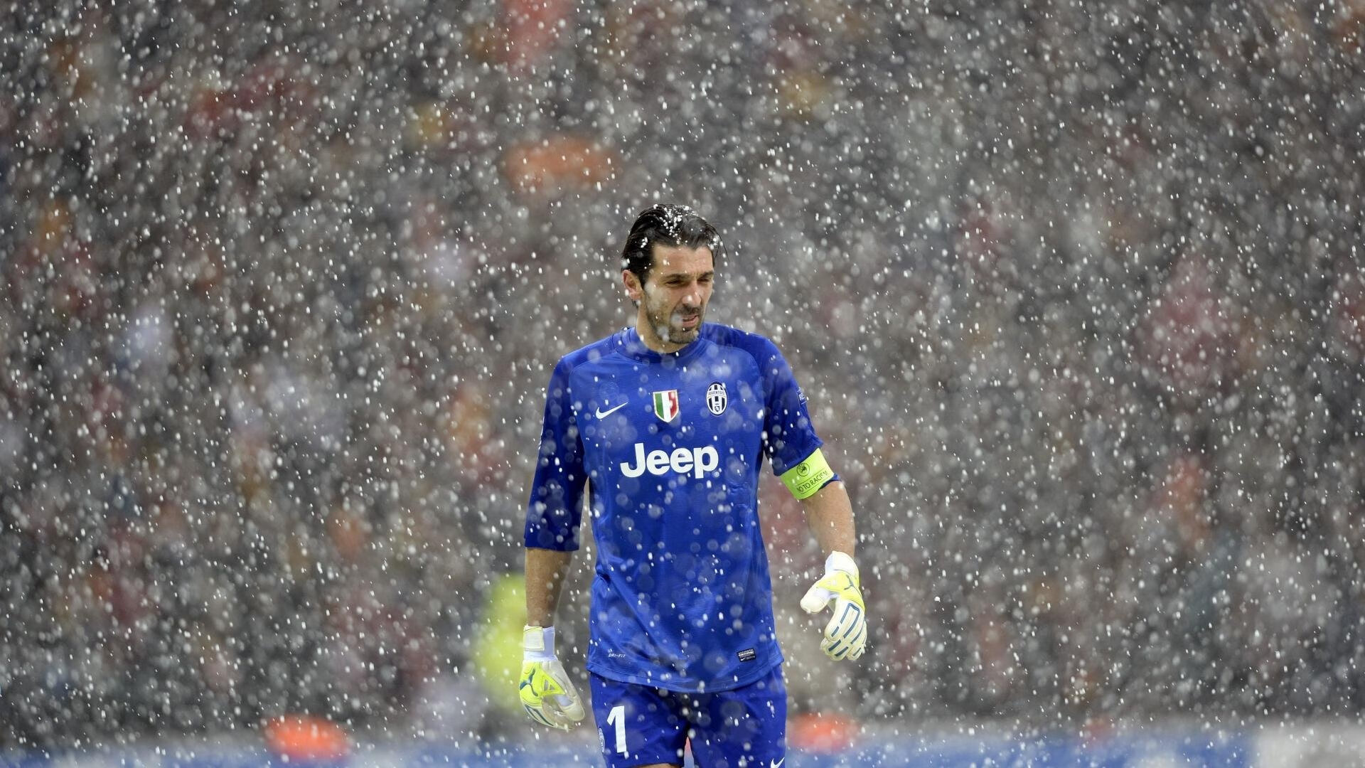 F1争冠硝烟未散,绿茵场再演单节定局,AC米兰闪电战击沉比利亚雷亚尔